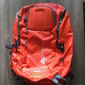 OZARK TRAIL Silverthorne Hiking Backpack BRAND NEW